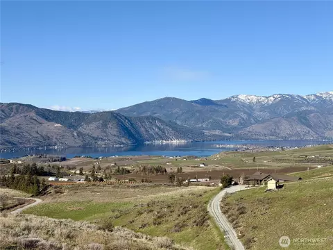 562 Chelan Ranch Rd, Chelan, WA 98816