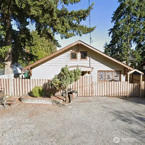 2212 NE 117th St, Seattle, WA 98125