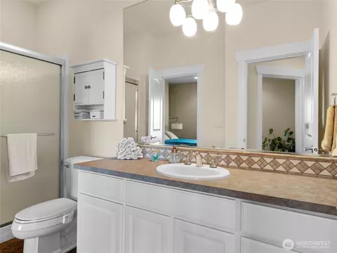 Bath - 2510 Cascade Dr E, Roy, WA 98580 photo 5 of 5