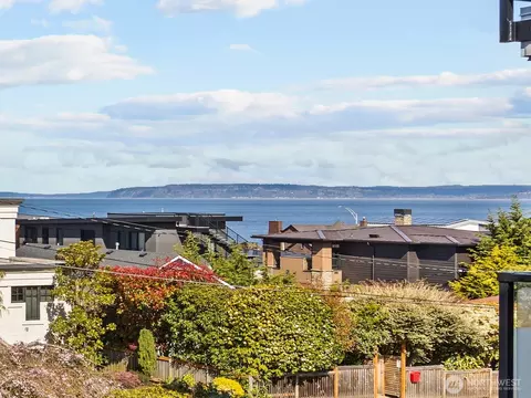 300 2nd Ave N #2E, Edmonds, WA 98020