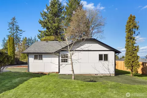 Exterior - 208 78th Pl SW, Everett, WA 98203 photo 4 of 5