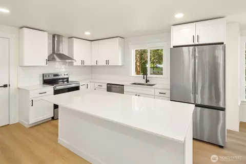 Kitchen - 208 78th Pl SW, Everett, WA 98203 photo 1 of 3