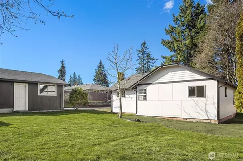 Exterior - 208 78th Pl SW, Everett, WA 98203 photo 5 of 5