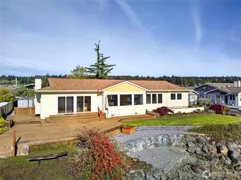 811 Shoshone Dr, La Conner, WA 98257