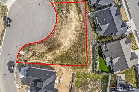 978 Spring Mountain Dr, Wenatchee, WA 98801