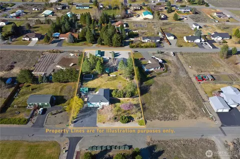 16 River Overlook St, Omak, WA 98841