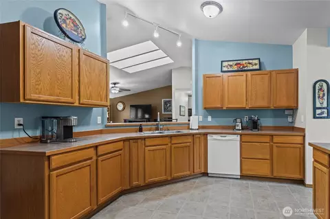 Kitchen - 21701 31st Ave E, Spanaway, WA 98387 photo 1 of 4