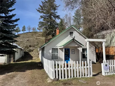 61 N Kean St, Republic, WA 99166