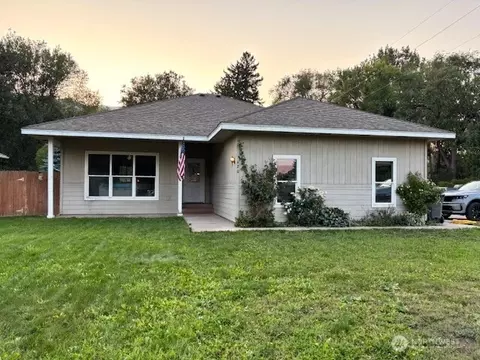 420 Juniper St, Oroville, WA 98844
