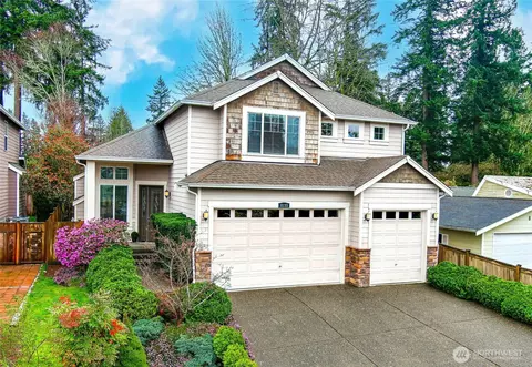 8133 NE 147th St, Kenmore, WA 98028