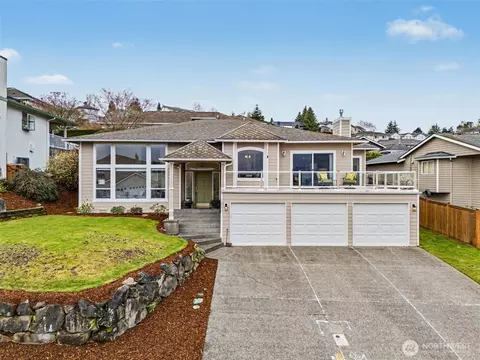 1860 Hillside Dr NE, Tacoma, WA 98422