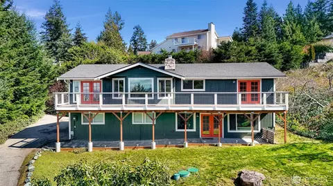 14055 Madrona Dr, Anacortes, WA 98221