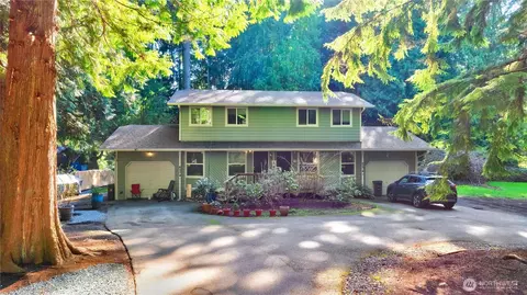 4234 Winns Hollow Ln, Clinton, WA 98236