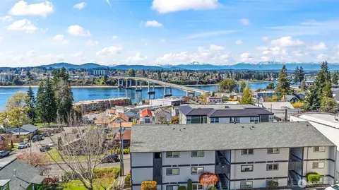 1010 Perry Ave #305, Bremerton, WA 98310