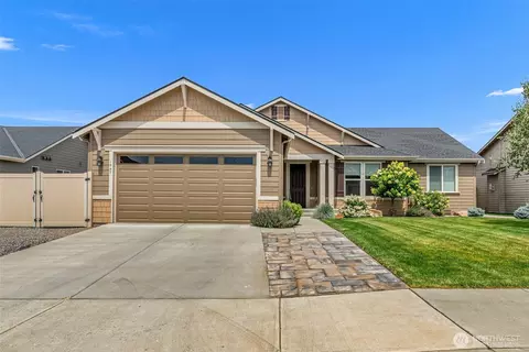 1747 S Blanchard Loop, East Wenatchee, WA 98802