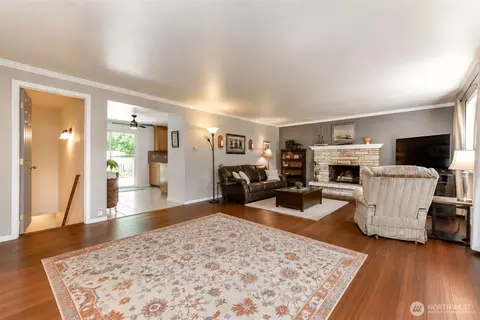 Living - 20808 SE 271st St, Covington, WA 98042 photo 2 of 7