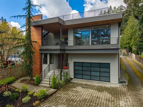 9719 Lake Shore Blvd NE, Seattle, WA 98115