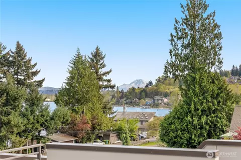 9719 Lake Shore Blvd NE, Seattle, WA 98115