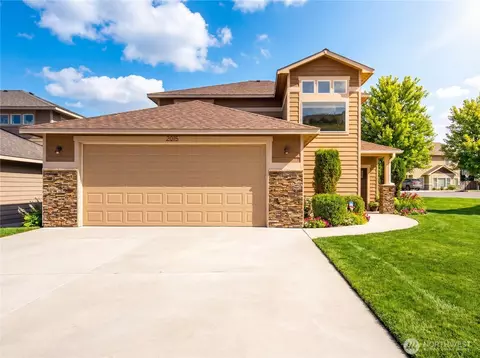 2015 Woodridge St, Wenatchee, WA 98801