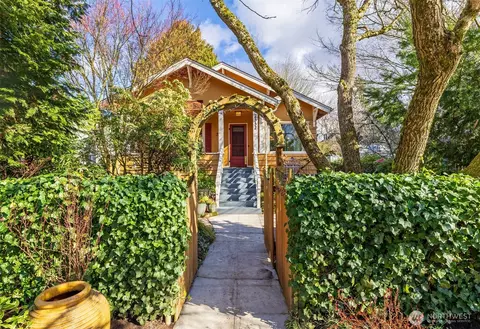 2332 45th Ave SW, Seattle, WA 98116