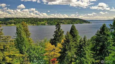 5035 NE 178th St, Lake Forest Park, WA 98155