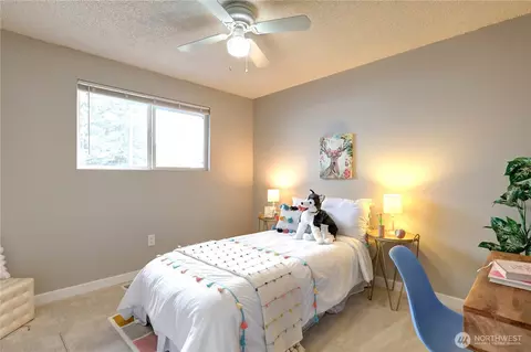 Bedroom - 22426 3rd Pl W, Bothell, WA 98021 photo 4 of 4