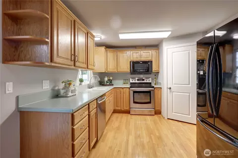 Kitchen - 22426 3rd Pl W, Bothell, WA 98021 photo 1 of 2