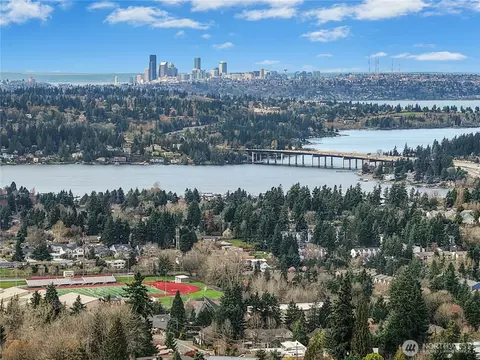 4440 137th Ave SE, Bellevue, WA 98006