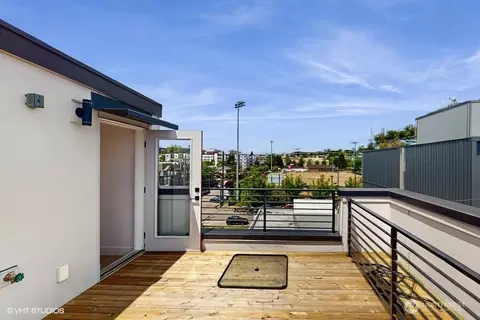 Exterior - 442 13th Ave, Seattle, WA 98122 photo 3 of 3