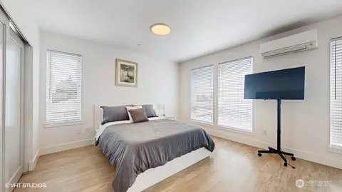 Bedroom - 442 13th Ave, Seattle, WA 98122 photo 3 of 3