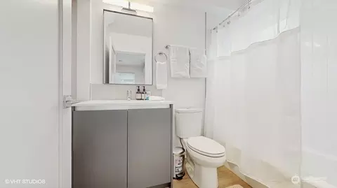 Bath - 442 13th Ave, Seattle, WA 98122 photo 3 of 3