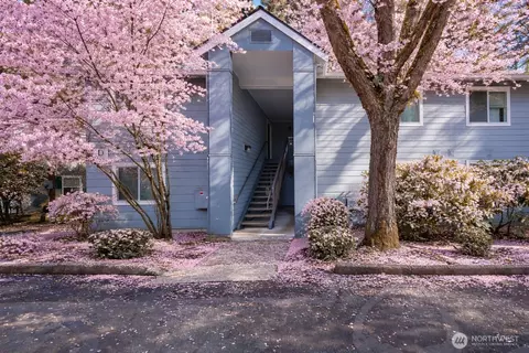 10026 NE 127th Pl #D117, Kirkland, WA 98034