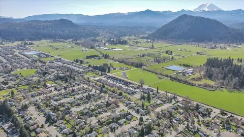 View/Area - 607 Bathke Ave, Enumclaw, WA 98022 photo 2 of 5