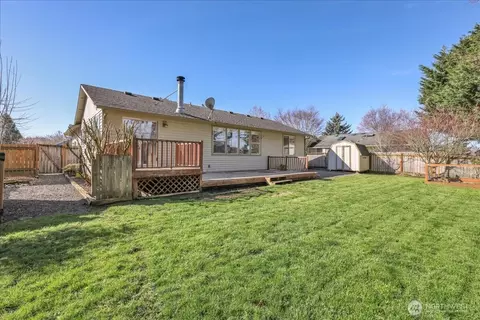 Exterior - 607 Bathke Ave, Enumclaw, WA 98022 photo 4 of 11