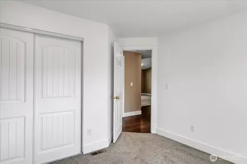 Bedroom - 607 Bathke Ave, Enumclaw, WA 98022 photo 3 of 5