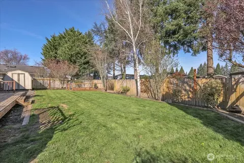 Exterior - 607 Bathke Ave, Enumclaw, WA 98022 photo 7 of 11