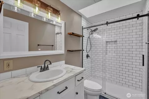 Bath - 607 Bathke Ave, Enumclaw, WA 98022 photo 1 of 2