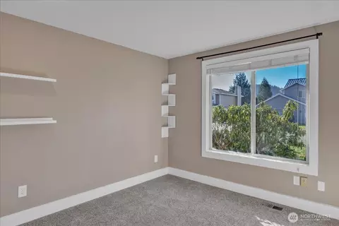 Bedroom - 607 Bathke Ave, Enumclaw, WA 98022 photo 4 of 5