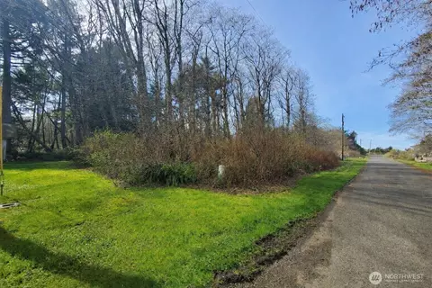 18 Woodland Dr, Copalis Beach, WA 98535