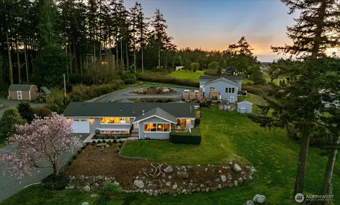 1387 Scenic Heights Rd, Oak Harbor, WA 98277