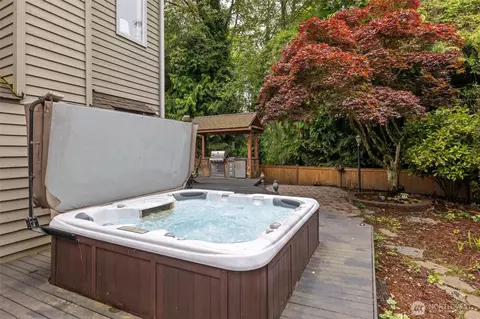 Exterior - 2602 57th St SW, Everett, WA 98203 photo 4 of 8