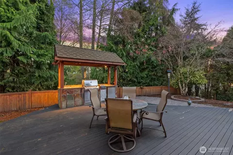 Exterior - 2602 57th St SW, Everett, WA 98203 photo 3 of 8