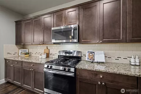 Kitchen - 207 Fielding St NE, Orting, WA 98360 photo 2 of 4