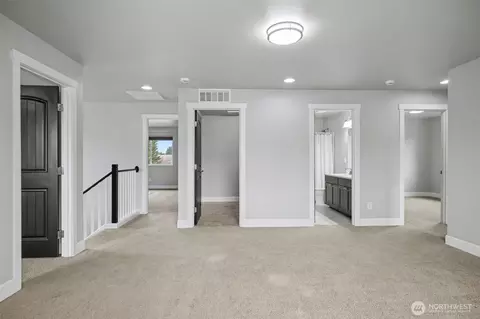 Entry Way - 207 Fielding St NE, Orting, WA 98360 photo 3 of 3