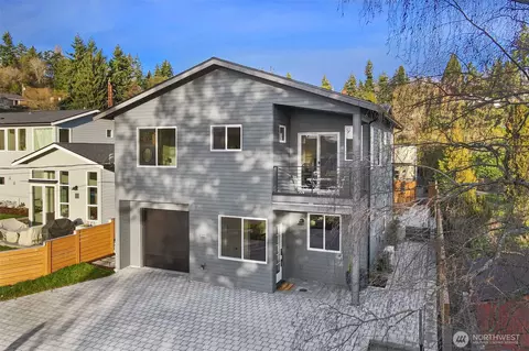 8810 41st Ave SW, Seattle, WA 98136