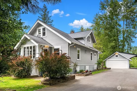 8217 Mountain Ave SE, Snoqualmie, WA 98065