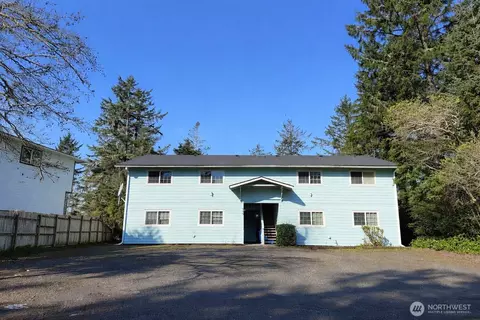 555 Sunset Ave NE, Ocean Shores, WA 98569