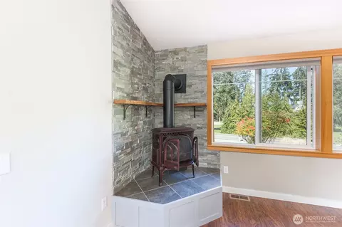 Living - 306 Taylor Blvd, Sequim, WA 98382 photo 3 of 5