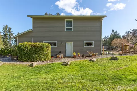 Exterior - 306 Taylor Blvd, Sequim, WA 98382 photo 5 of 16
