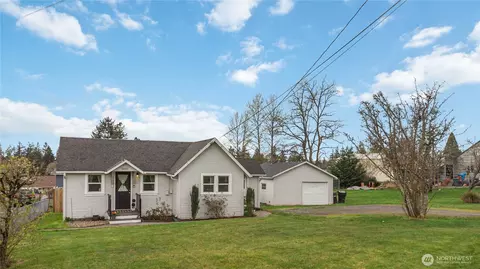 3007 Columbia Heights Rd, Longview, WA 98632